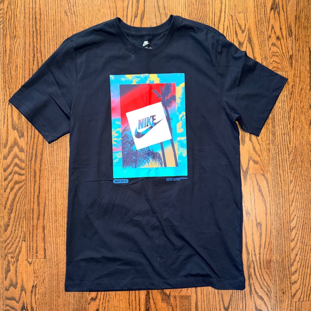 Nike The Nike Tee Graphic T-Shirt Tropical Palm Tree Print Medium Black